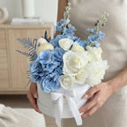 Azurea – Evighedsbuket med Roser, Hortensia & Delphinium